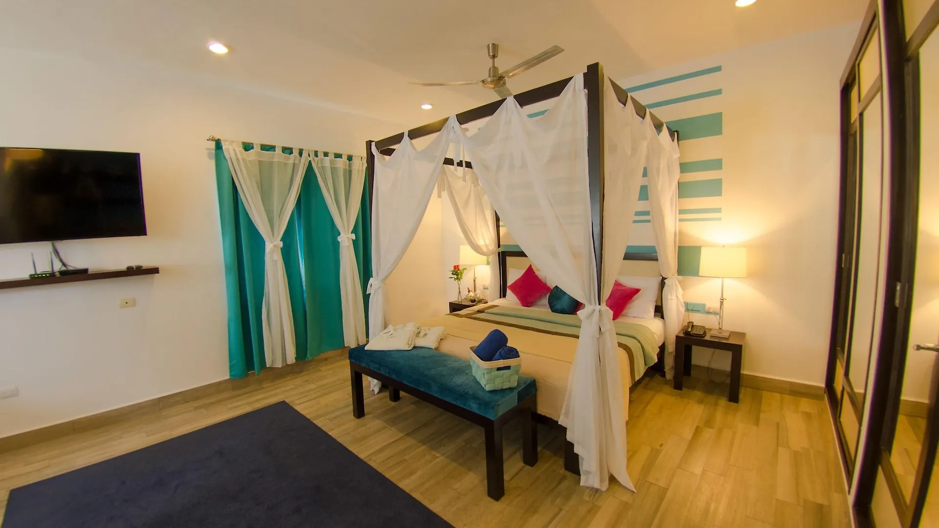 ****  Posada Mariposa Boutique Hotel - 5Th Avenue Playa del Carmen Mexico
