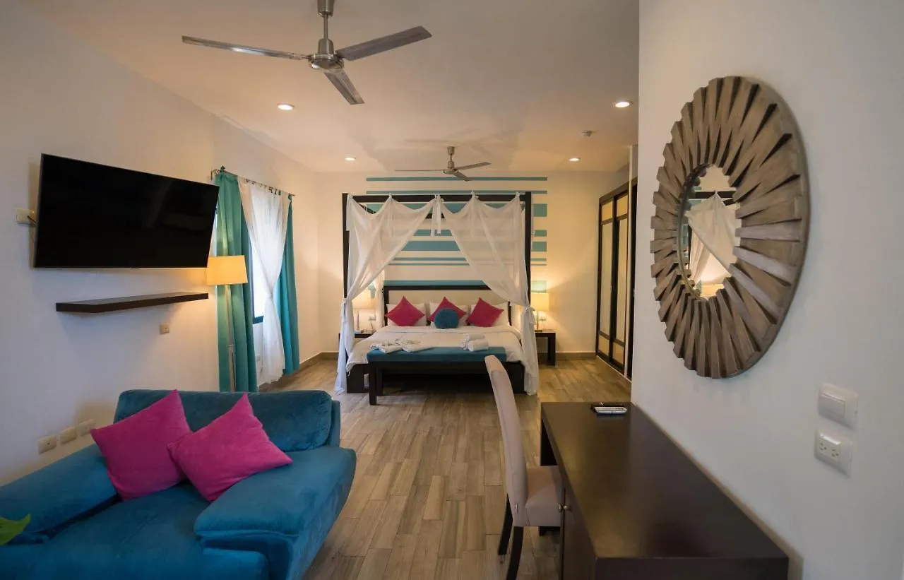 ****  Posada Mariposa Boutique Hotel - 5Th Avenue Playa del Carmen Mexico